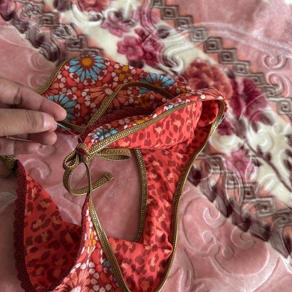 Women’s Floral Bikini Bottom large no material n size tags NWOT - Picture 3 of 6